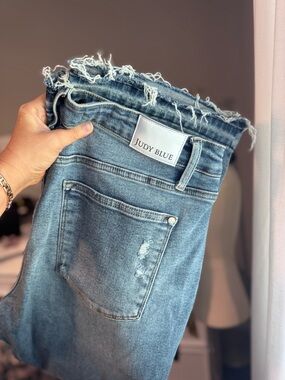 Judy Blue Medium Wash Bootcut Jeans with Frayed bottom